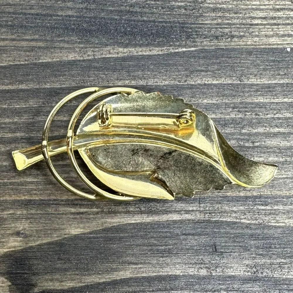 Vintage Gold‎ Tone Leaf Brooch Pin Painted Red and Green Wire Rings Estate